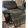 Image 3 : Lux Leather Overstuffed Electric Recliner 42x42x42 - Complete Horizontal Position