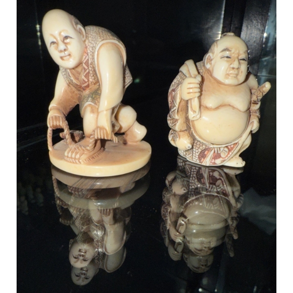 Japanese Carved Ivory Netsuke Figurines 3T (2)