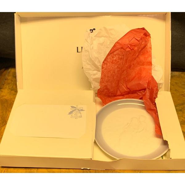 LLADRO Porcelain 'Feliz Navidad' Plate - 3.5W