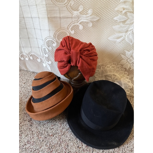 Ladies Winter Outerwear - Size S-M (Orb Not Incluided) Coral Turbin Fedora & More