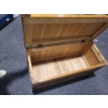 Image 2 : Wooden Trunk