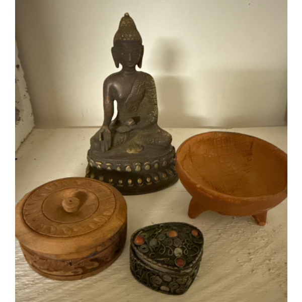 Seated Buddah 7"tall  w/ Handcarved Trinkboxes      