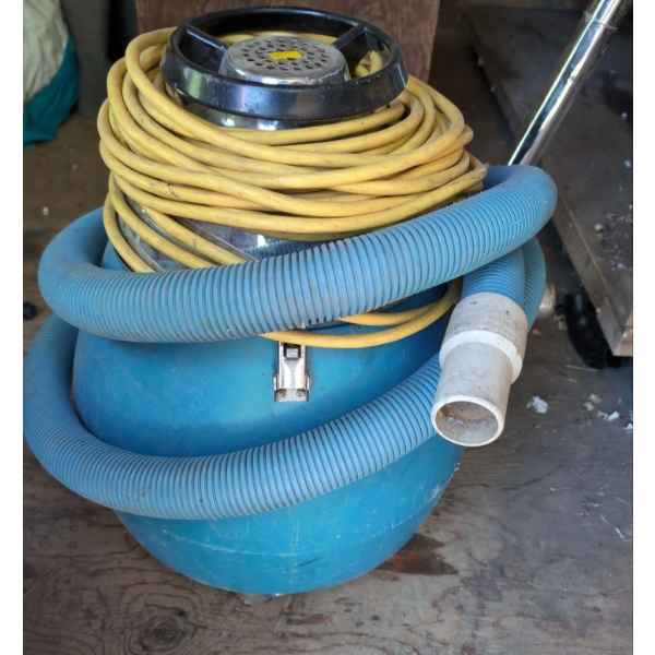 Centaur? SL-7 Commercial Vacuum  w/ Accessories 