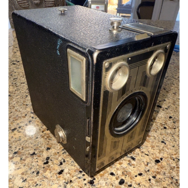 Antique Brownie Box Camera - Fully Functioned Circo Early 20th Century