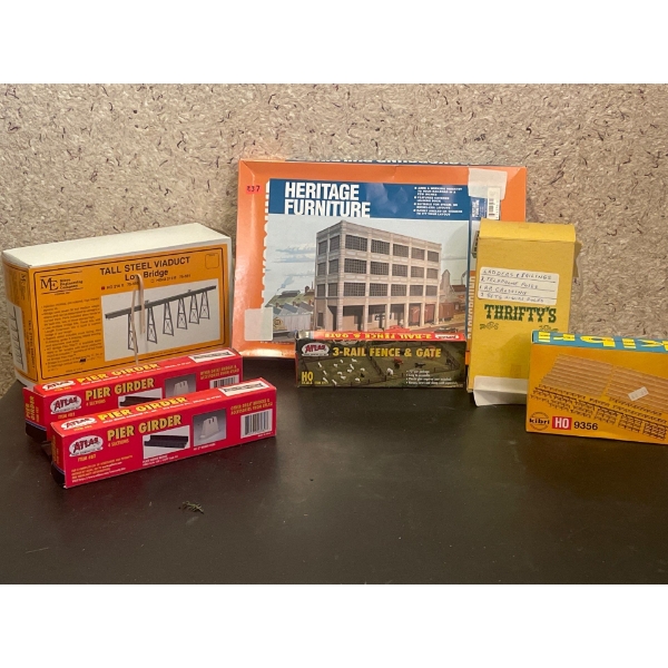 Ho Scale Heritage Furniture, Tall Stell Viaduct, 3 Raile fence, Pier Girders.