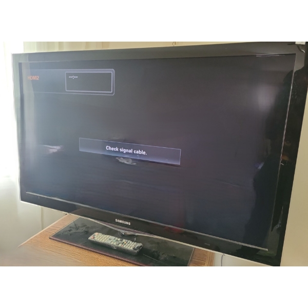 Samsung 46" TV Model LN46C650L1FXZC and LG Blue Ray Disk Player Model BD555C w/ Remotes 