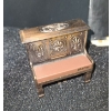 Image 5 : The Royal Family Golden Album, Chatelaine Dec/60, Owl Bell 7 T, Mini Decor Piano, Borg Scale 14 X 11
