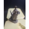 Image 2 : Cries of Olde London Pewter Figurine, Franklin Mint: The Lavender Girl