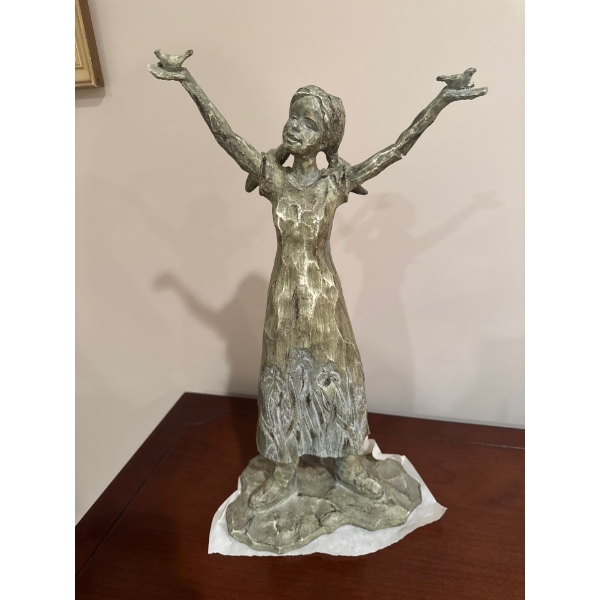 Statue of Girl Holding Birds 23T 