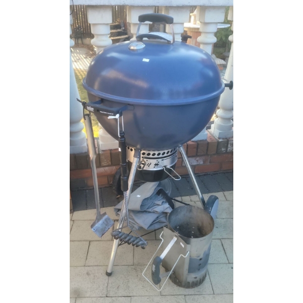 Weber Master Touch Barbeque w/ Accessories (Charcoal Chimney, Tools) 