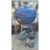 Image 1 : Weber Master Touch Barbeque w/ Accessories (Charcoal Chimney, Tools) 