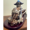 Image 4 : LLADRO Porcelain Stoneware Musical Harlequin 12x25 w/ Mahogany Custom Base