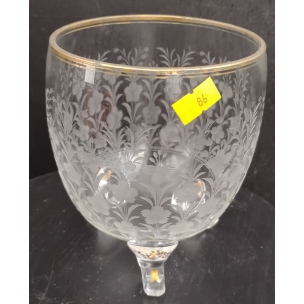Antique Lace Bowl w/ Gold Detailing 