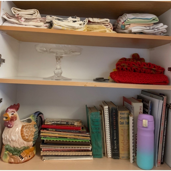 Cookbook Collection w/ Cake Pillar Decorative Rooster & Kitchen Linens