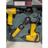 Image 2 : Hurricane Pneumatic Tool Set with Hard Plastic Carrying Case and Tire Pressure Gauge