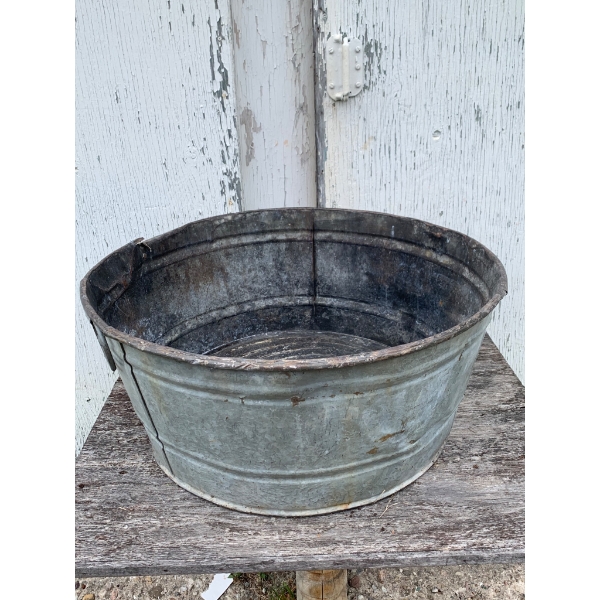 Galvanized Metal Tub with Circular Patterned Base and Carry Handles