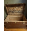 Image 2 : Antique Flat Top Steamer / Travel Trunk 29L Primitive Wood Slats