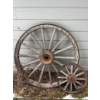 Image 1 : antique wagon wheels