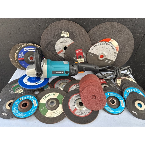 MAKITA Angle Grinder Mo.9227C w/ Grinding Discs Galore - Assorted Function