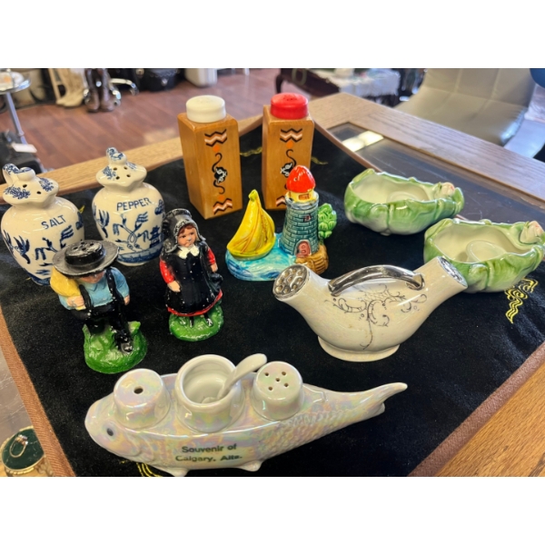 Vintage cast iron figurines Amish-style figures. Salt and pepper willow warem. Lighthouse & More
