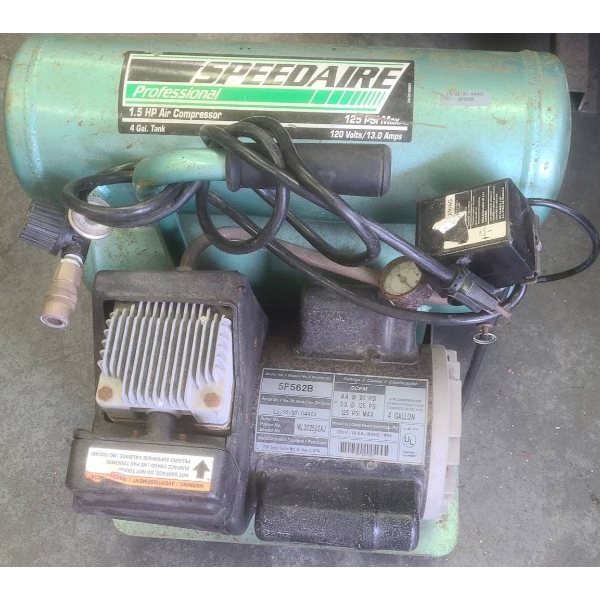 Speedaire 1.5 HP 4 Gallon Air Compressor