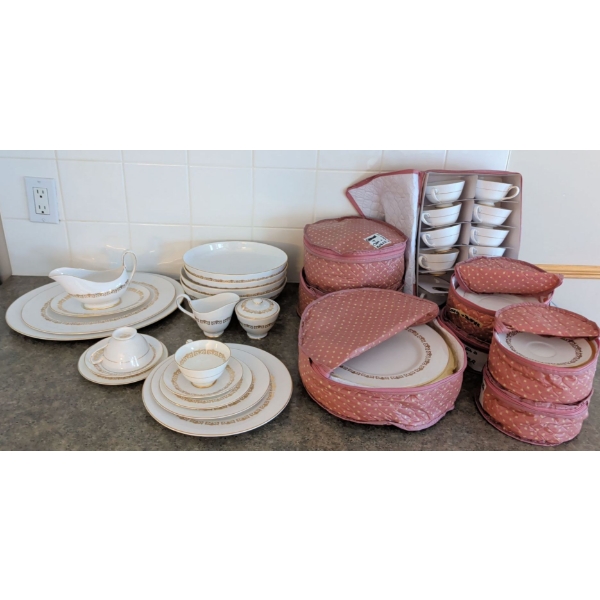 Charming Royal Tuscan Fine Bone China "Elgin"