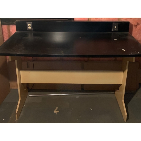 Vintage Charging Desk - 59W, 28D, 30T 
