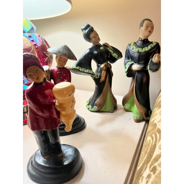 Genuine made in Canada Devon ware figurines Red Set