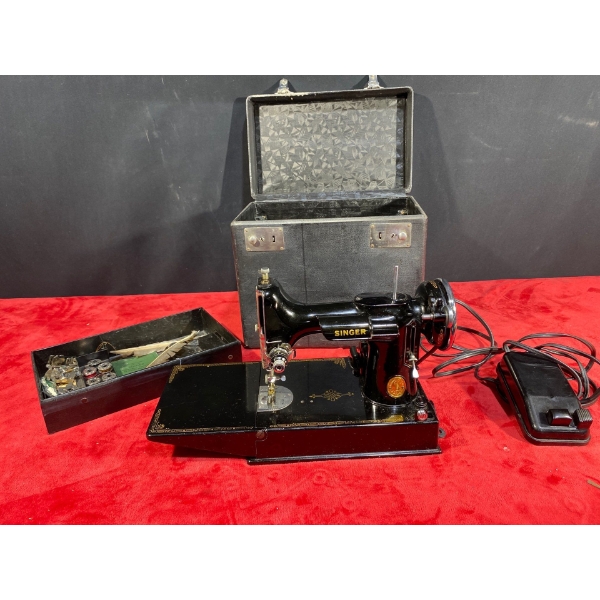 Antique Singer Portable  Sewing Machine with Case and Foot Pedal - AG620741