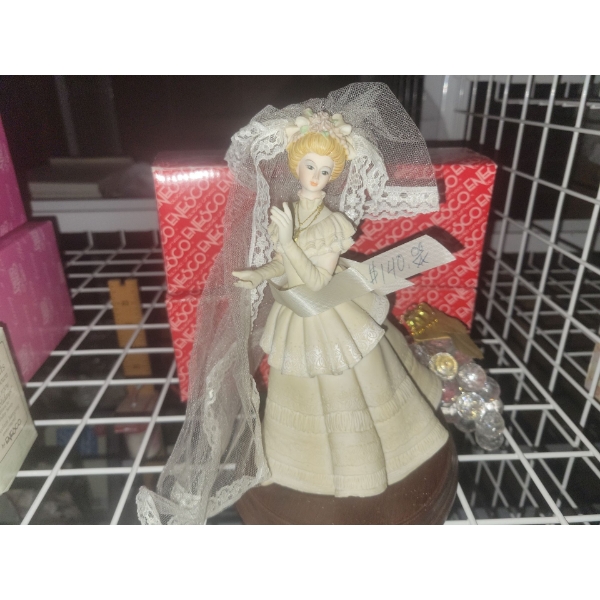Beautiful Bride Cake Topper / Collectable Figurine 7.5T w/ 4 Mystery Unopened Boxes 