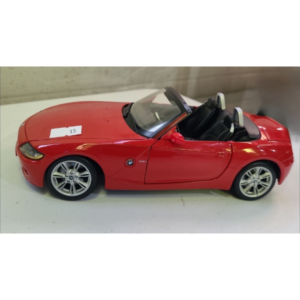 BMW Z4 1: Scale Model 9 W, 4 D, 3 T 