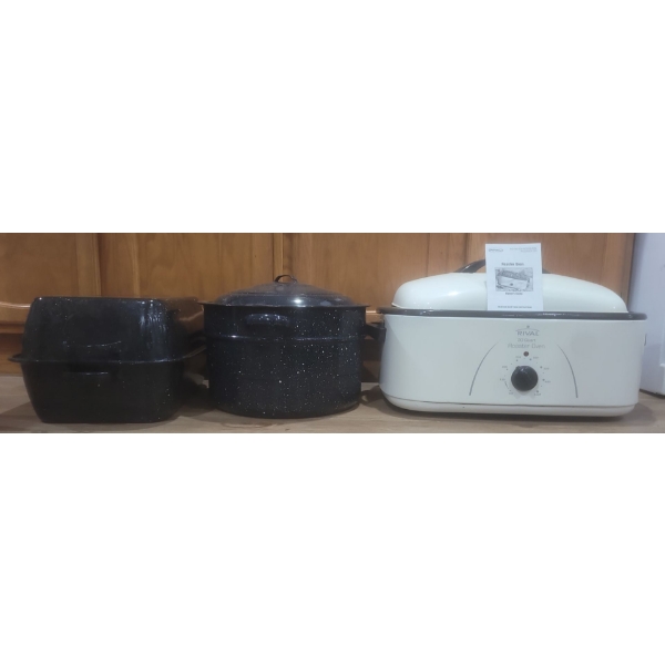 Rival 20 Quart Roaster Oven & Assortment of Roaster Pans