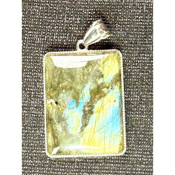 Labradorite Pendant