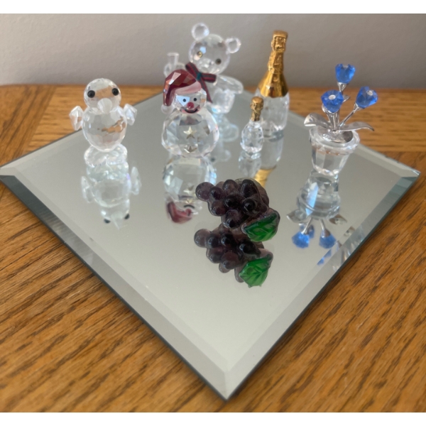 SWAROVSKI Crystal Smalls w/ Mirrored Pedestal 2T