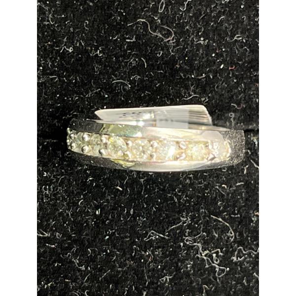 Diamond and 14K Gold Ring (total weight 4.7g)