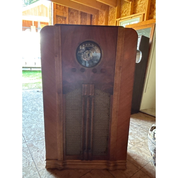 Antique Radio Made By Stewart Warner Around The World W12" L23" H 38"