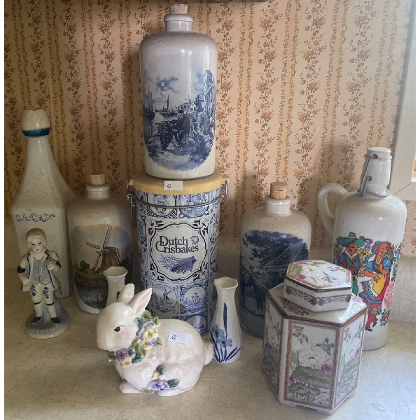 Dutch Kitchen Decor Blue Pottery & Crockery