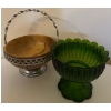 Image 5 : Assorted Vintage Kitchen Items- oven mitts, Pyrex dishes, Wall art & Ashtray & More