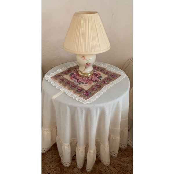Table with Lamp (24W, 24T) 