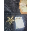 Image 2 : Pearl and Gold Tone Brooch and Earrings 