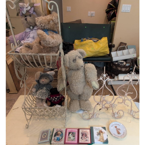 Plush Toys With Metal Stand and Decor Items