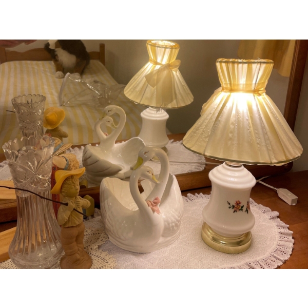 Mello Yello Shelf Accessories Lamp Vase Book Ends & More