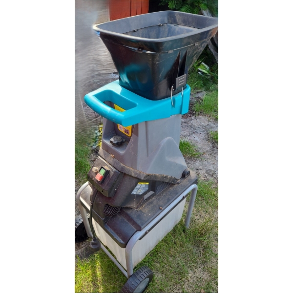 Yardworks Model 1995-05112019 Corded Garden Shredder/ Chipper 