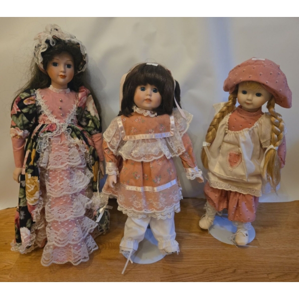 Porcelain Girls in Pink on Stands, Tallest is ~19T