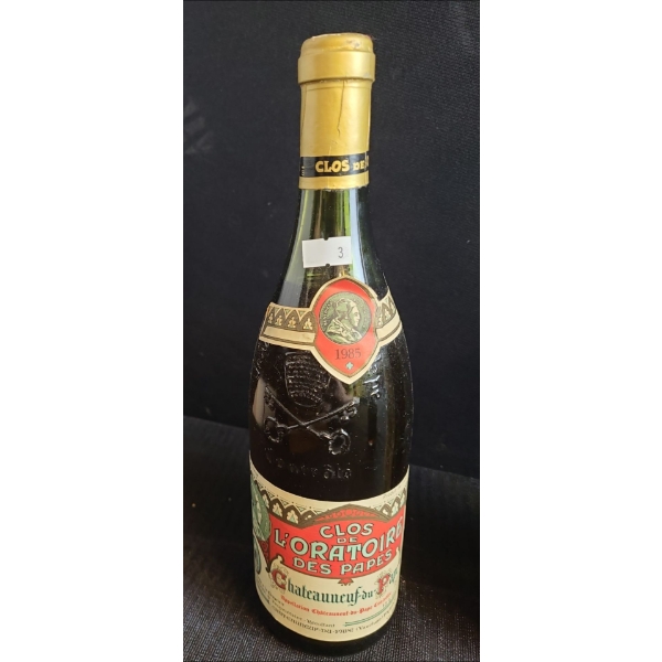 Bottle of 1985 Clos de l'Oratoire des Papes Wine