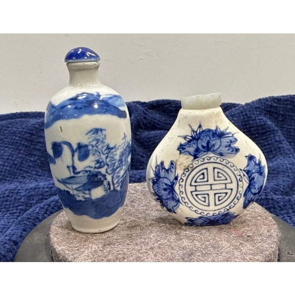 Pair of Blue and White Snuff Bottles with Spoons 3H, 2.25H