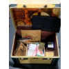Image 1 : Vintage Toiletries Travel Case, includes contents