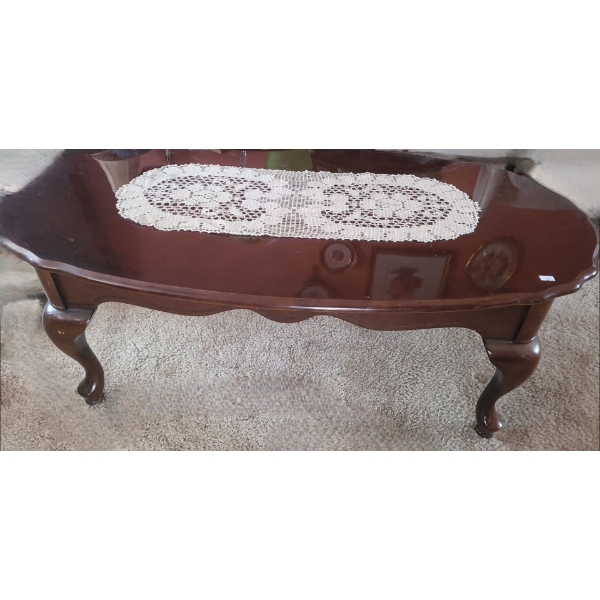 Mahogany Finish Queen Anne Style Coffee Table 45 W, 24 D, 16 T