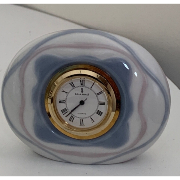 LLADRO Porcelain Quartz Clock  -  3.5T 