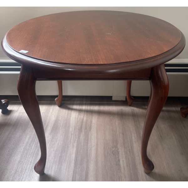 Mahogany Round Coffee Table 24D x 20T